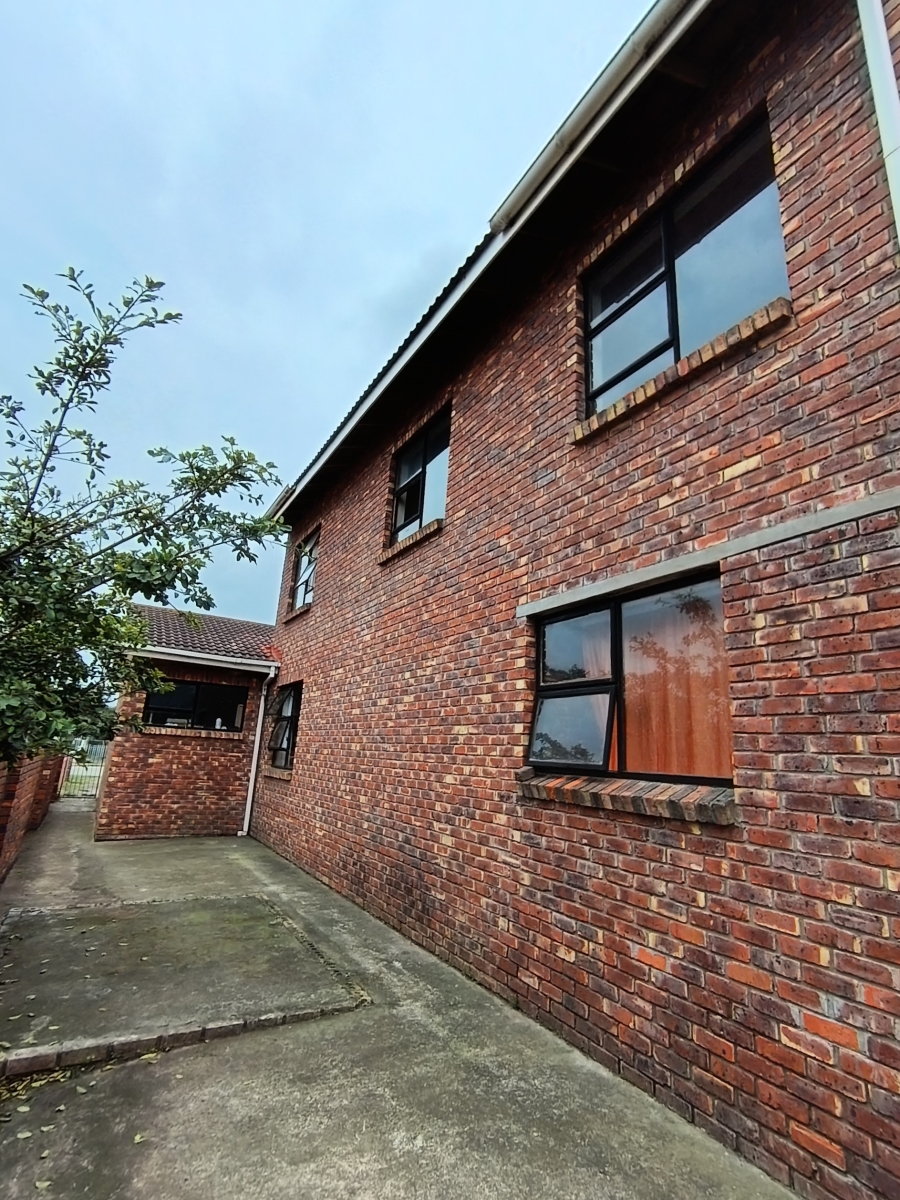 8 Bedroom Property for Sale in C Place Eastern Cape